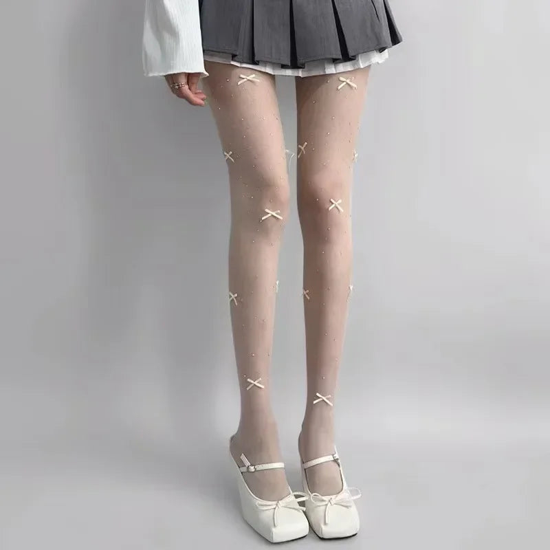 Simone | Verspielte Strumpfhose mit Schleifenmuster