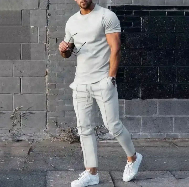 Herren-Freizeitset mit T-Shirt und Slim-Fit-Joggerhose