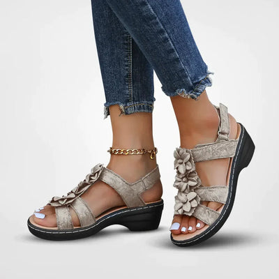 FLORESSA - ORTHOPÄDISCHE SANDALEN MIT BLUMENAKZENT