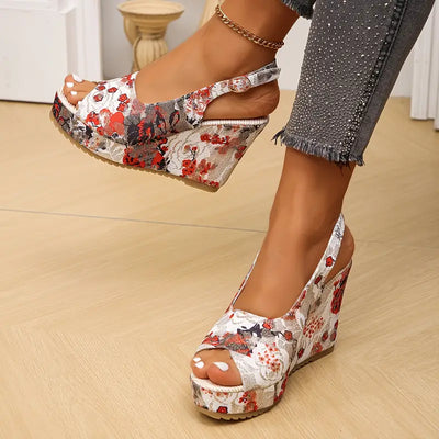 Miyori – Robuste Sandalen mit Keilabsatz
