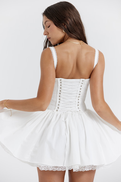 Romantisches Korsett-Minikleid mit Trägern und Rüschendetails
