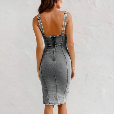 LIVINA - LÄSSIGES JEANSKLEID MIT FEMININER SILHOUETTE