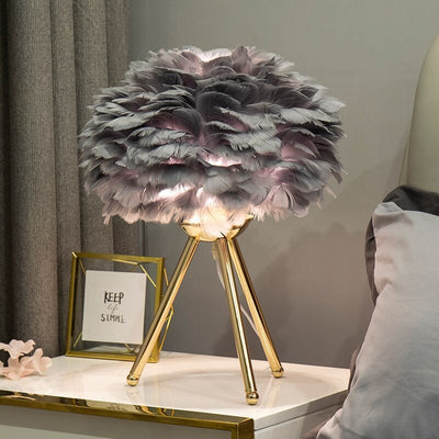 Designer Tischlampe mit Federschirm – Goldenes Stativ & Weiches Stimmungslicht