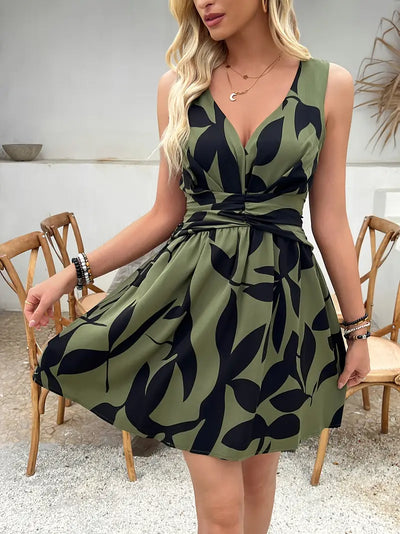 Pamela – Ärmelloses Kleid in lebendigem Design