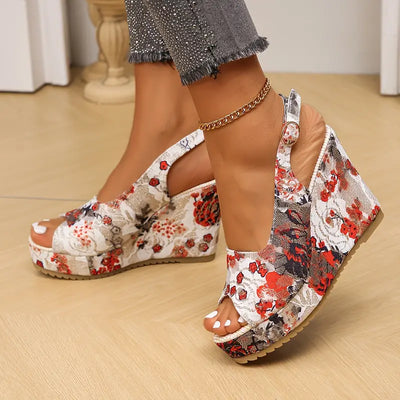Miyori – Robuste Sandalen mit Keilabsatz