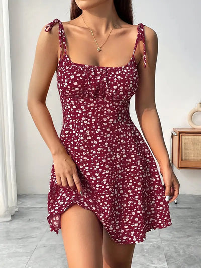 Maxine – Minikleid mit Blumenmuster und Bindebändern