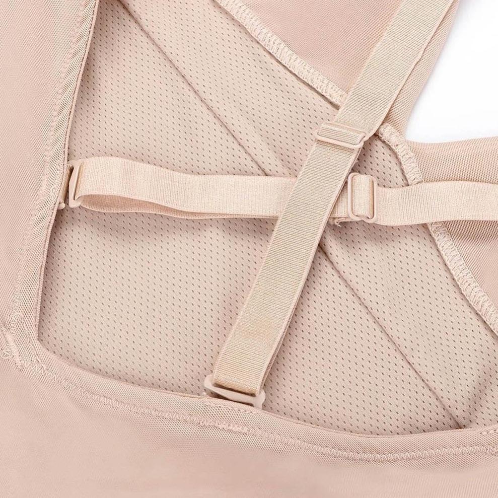 Shapewear-Body mit Brasilianische Höschen und einem V-Ausschnitt