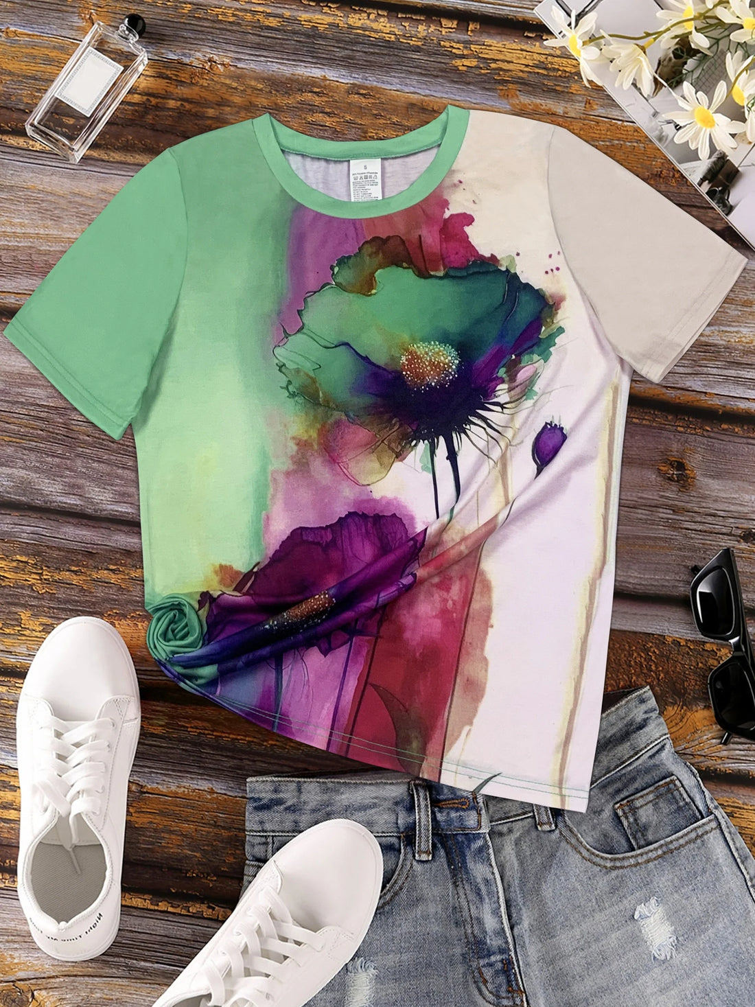 Frieda | t-shirt mit blumendruck und kurzen armeln