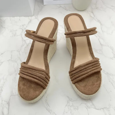 Emila – Keilsandalen mit Doppelriemen