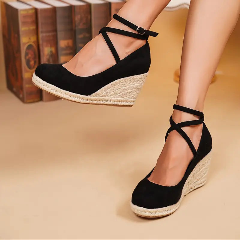 Leija – Schwarze Espadrilles mit Keilabsatz und Knöchelriemen