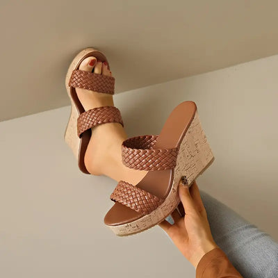 Bonnie - Keilsandalen mit geflochtenem Riemen und Kork