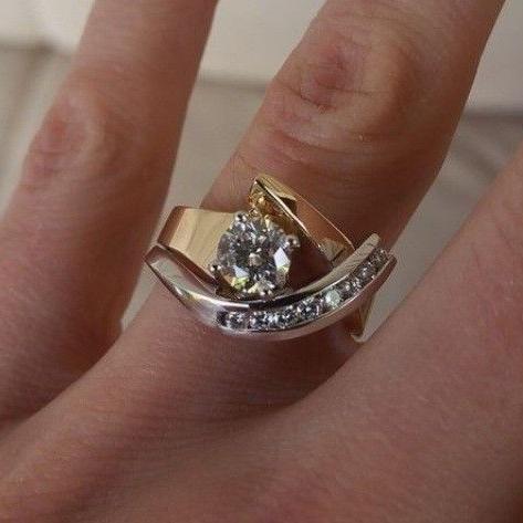 Vintage-Ring in unregelmäßiger Gold- und Silberoptik