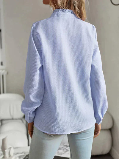 Ines – blaues hemd mit aufdruck