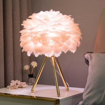 Designer Tischlampe mit Federschirm – Goldenes Stativ & Weiches Stimmungslicht