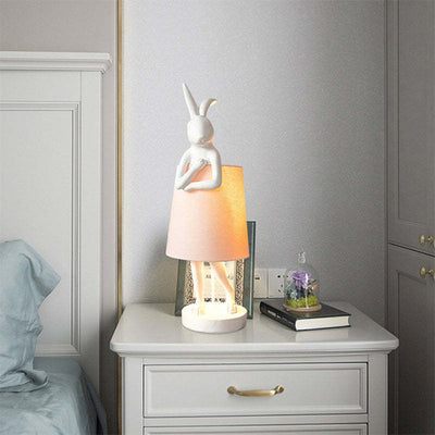 Design Tischlampe „Goldenes Kaninchen“ – Stilvolle Deko & Stimmungslicht