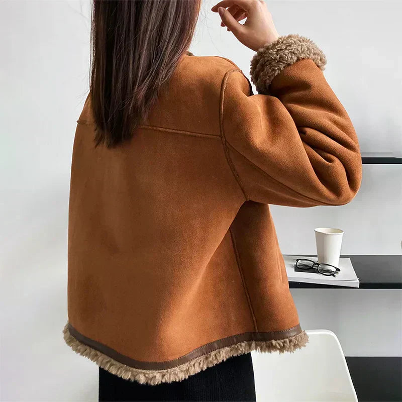 ROSALIE LAMMFELL KNOPJACKE