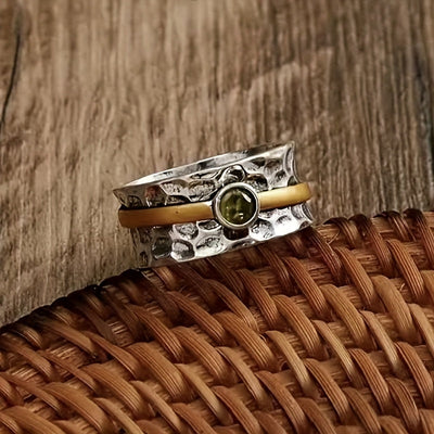 Eleganter grüner Ring