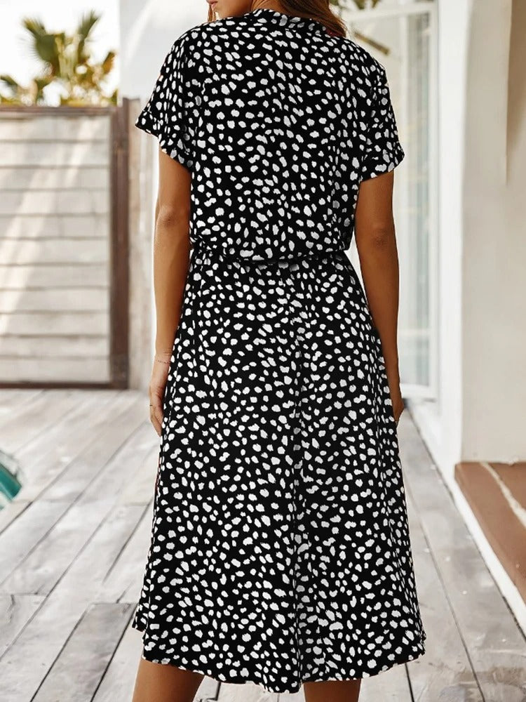 Georgia | Sanft gepunktetes Midi-Kleid mit Knopfdetails
