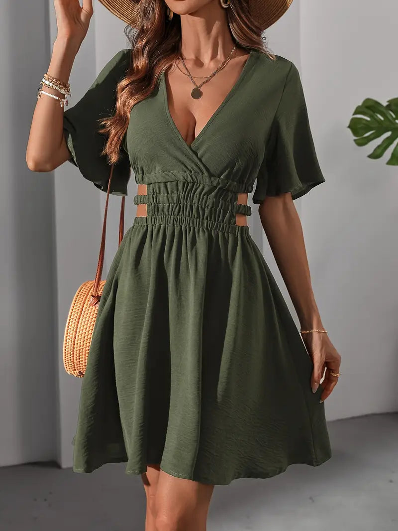 Rollette – Elegantes Kleid mit V-Ausschnitt und Flügelärmeln