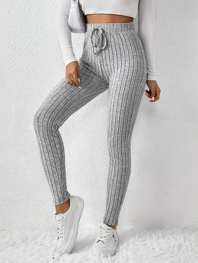 Zhari – Rippstrick-Leggings mit hohem Bund und Kordelzug
