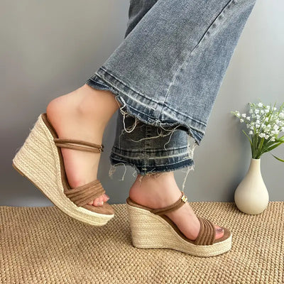 Emila – Keilsandalen mit Doppelriemen