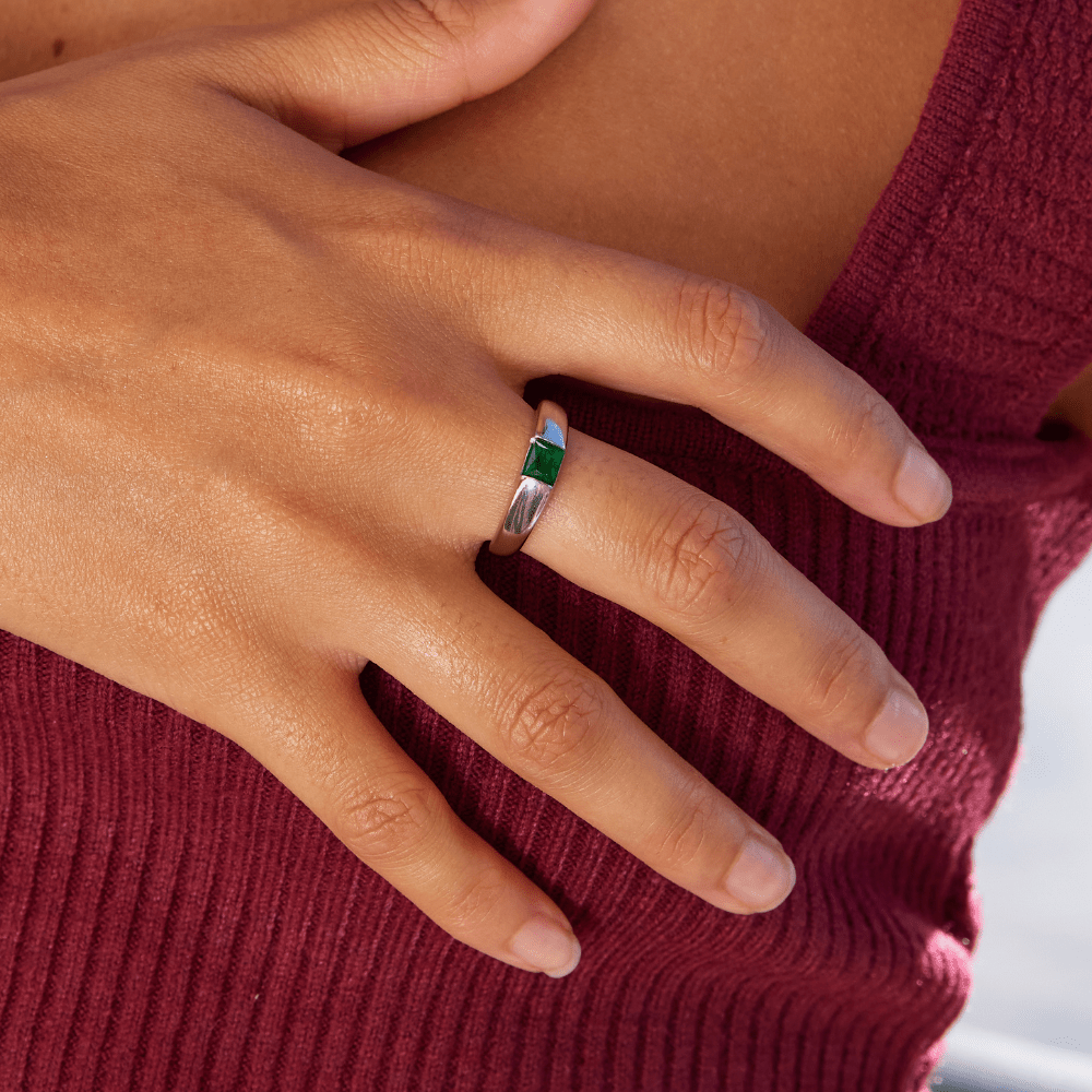 Ember – Silberner Ring mit Smaragd