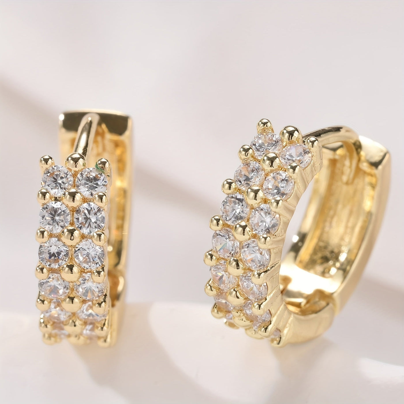 Goldene Duo Hoops Ohrringe 18K Plated Sparkle Zirkonia Ohrringe