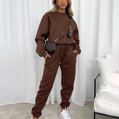 Gemütlicher Pullover und Hose für Frauen - Alma