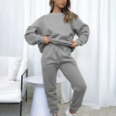 Gemütlicher Pullover und Hose für Frauen - Alma