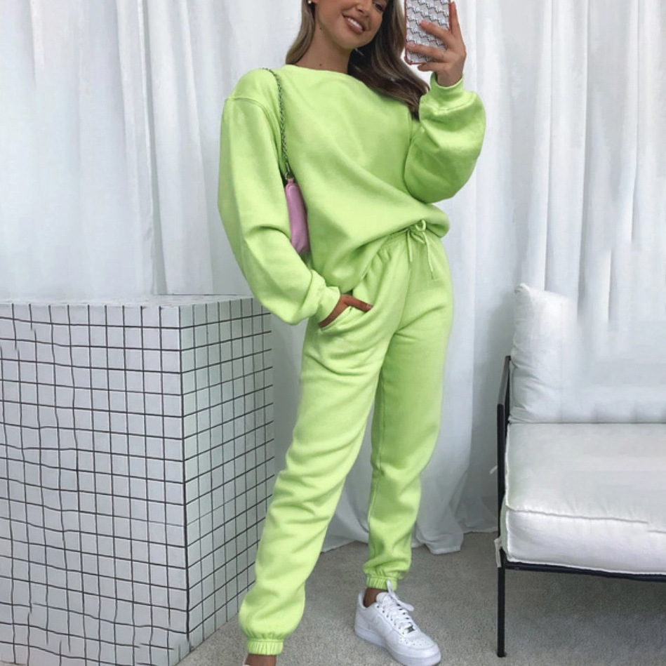 Gemütlicher Pullover und Hose für Frauen - Alma