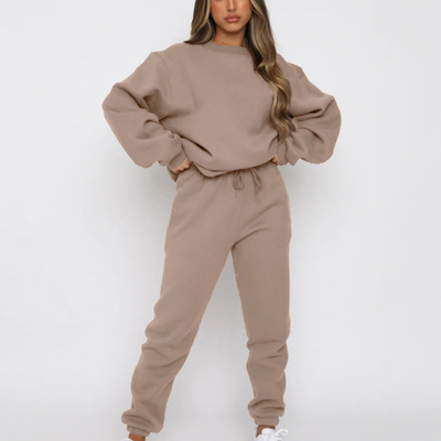 Gemütlicher Pullover und Hose für Frauen - Alma