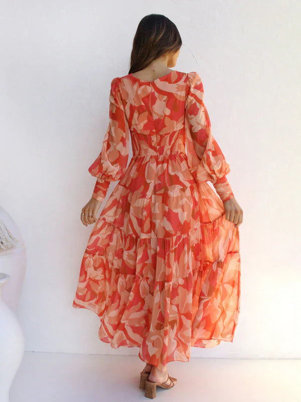 Caelith – Abstraktes Chiffon-Maxikleid