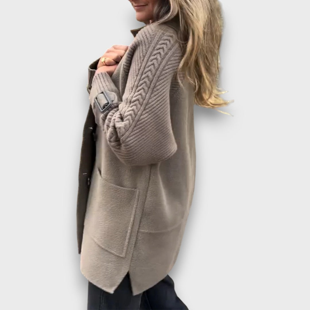 Mirela – Eleganter Strickmantel