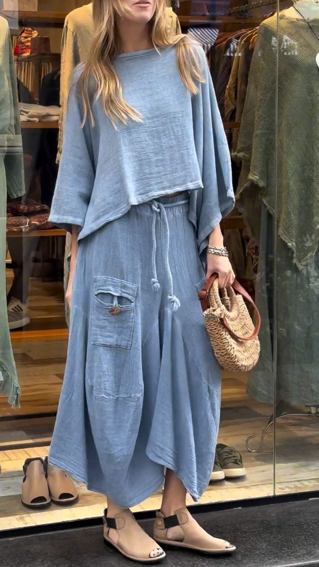 EMMA LEINENANZUG