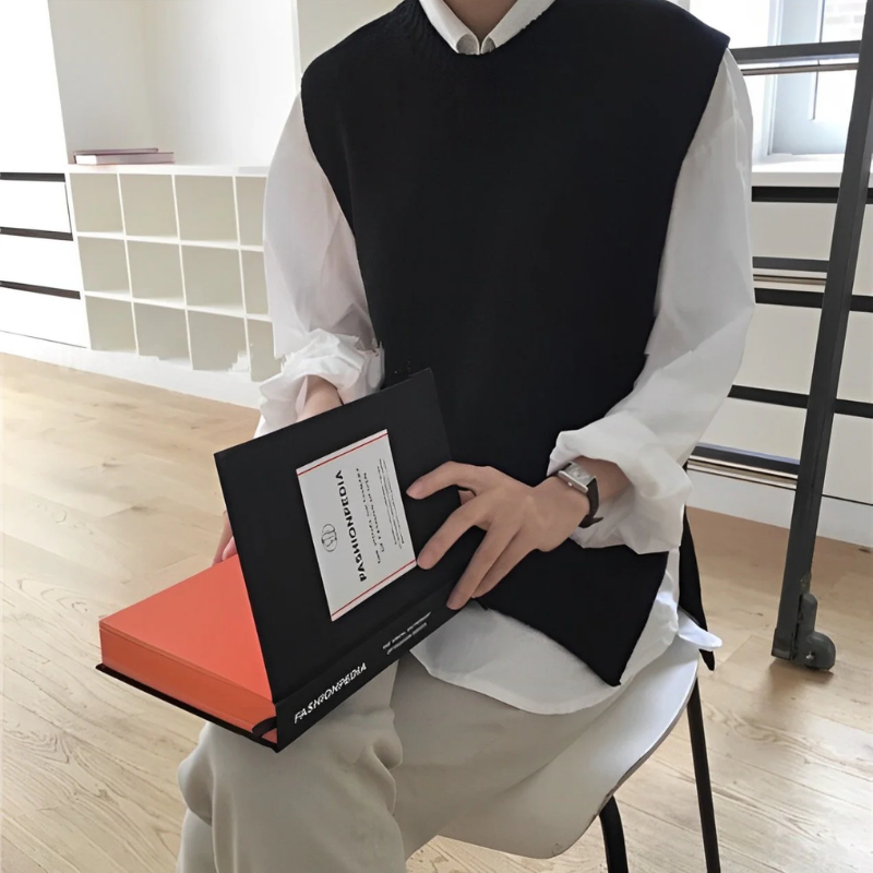 Ermengard | Kurze Damen Strickjacke | Schwarze