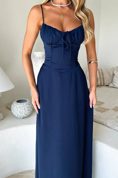 Ärmelloses Maxikleid mit Schnür-Detail – Elegant & Fließend