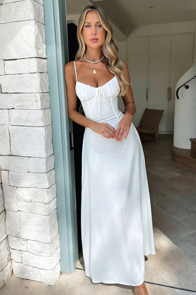 Ärmelloses Maxikleid mit Schnür-Detail – Elegant & Fließend