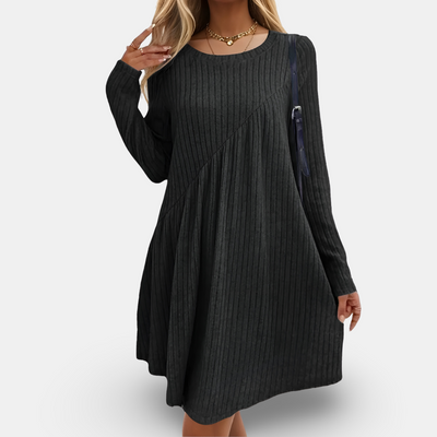 LINA™ | Gestreiftes, weiches Strickkleid