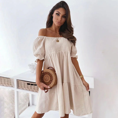Lorelaine – Off-Shoulder-Minikleid mit Rüschenärmeln und Smokarbeit