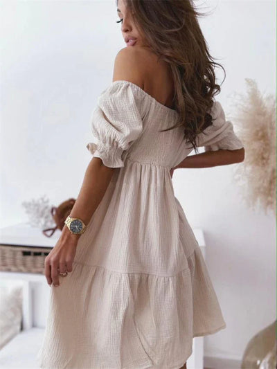 Lorelaine – Off-Shoulder-Minikleid mit Rüschenärmeln und Smokarbeit