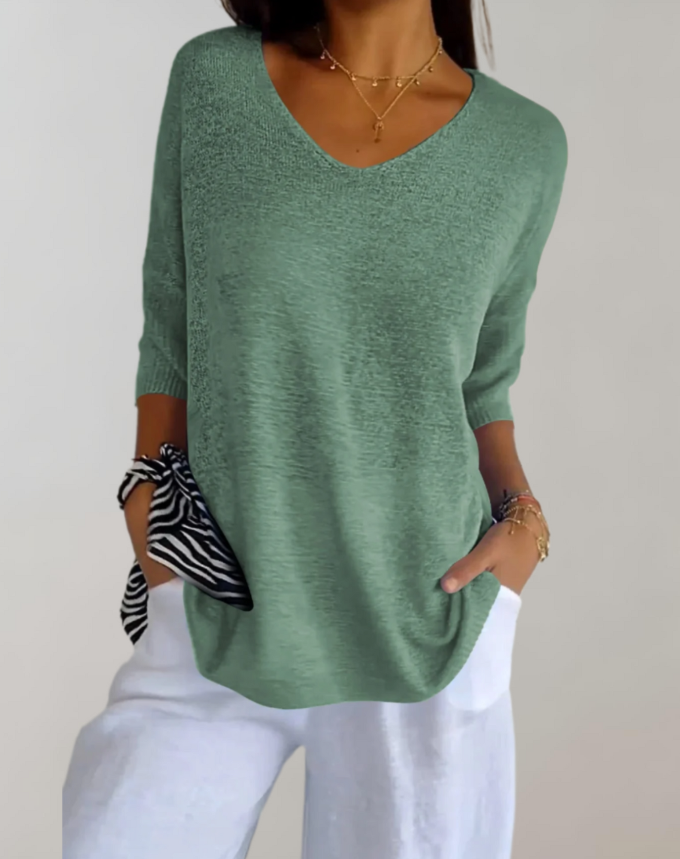 STRICKTOP MIT V-AUSSCHNITT