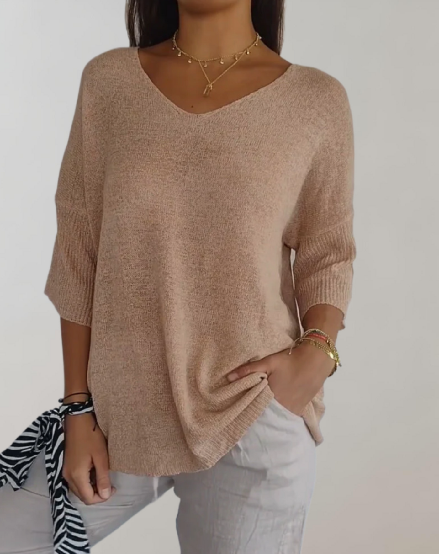 STRICKTOP MIT V-AUSSCHNITT
