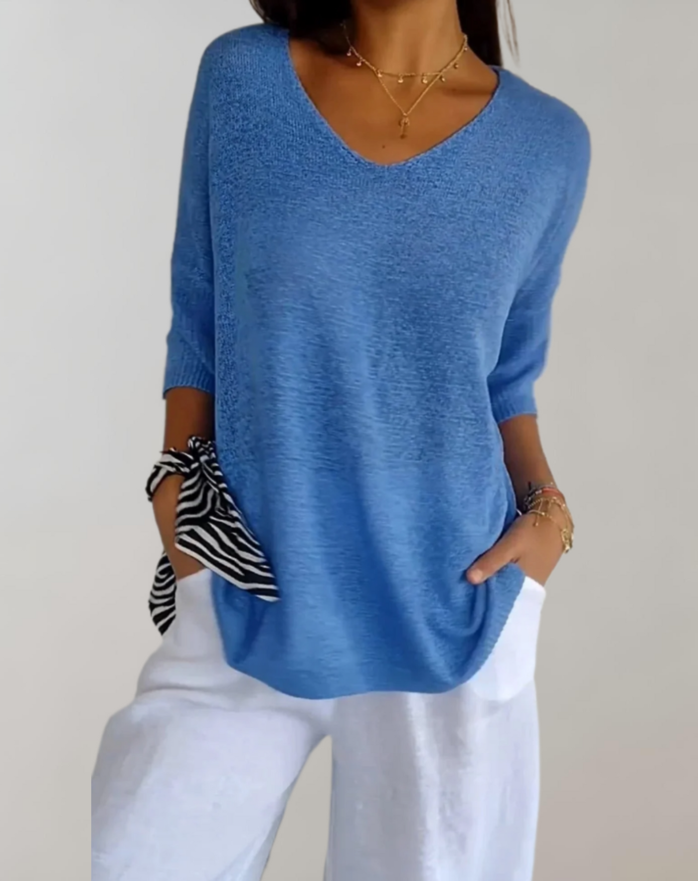 STRICKTOP MIT V-AUSSCHNITT