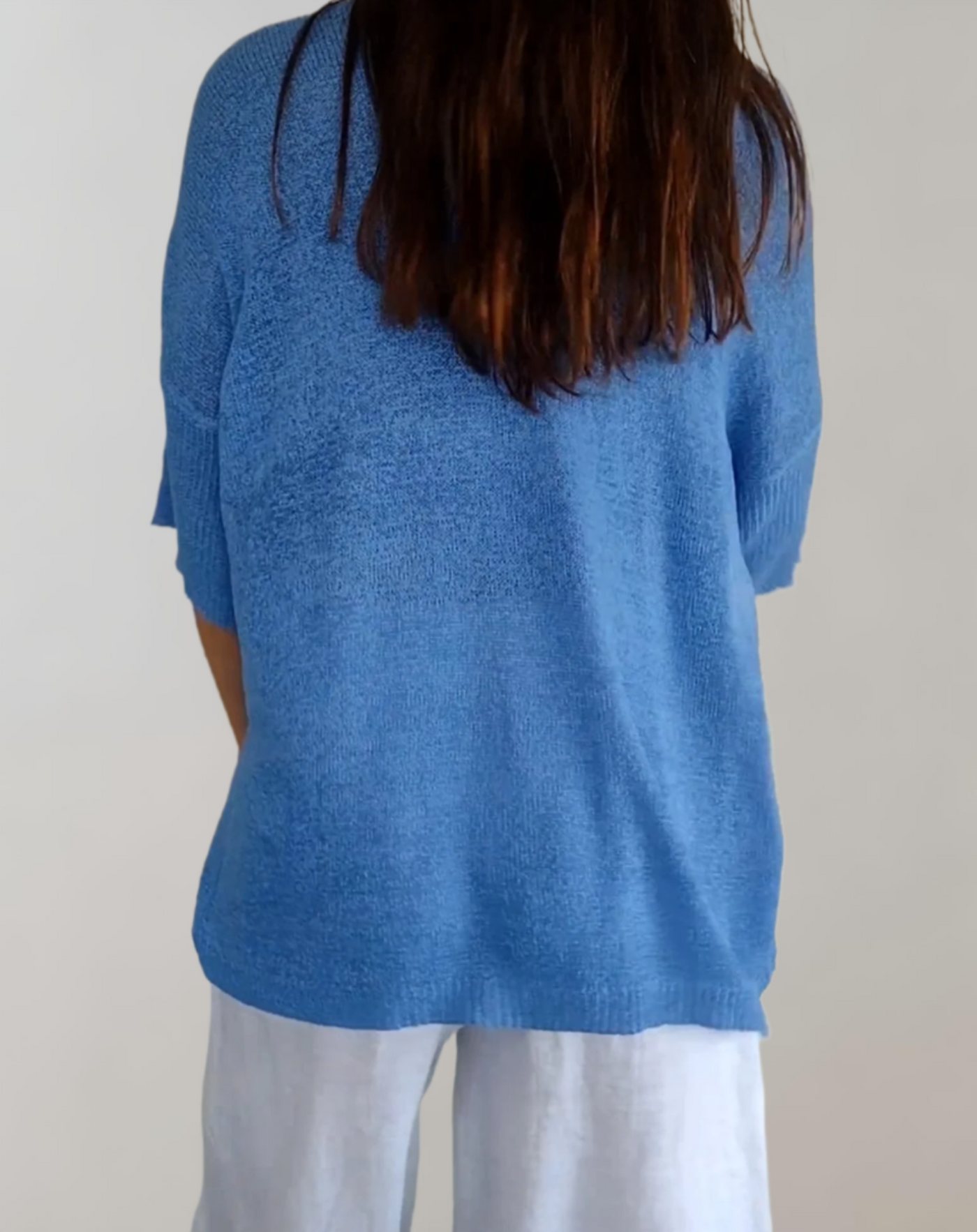 STRICKTOP MIT V-AUSSCHNITT