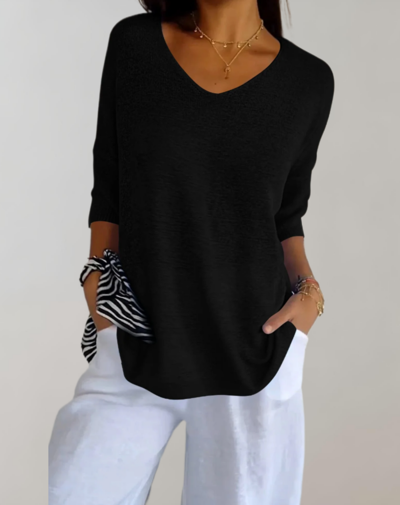 STRICKTOP MIT V-AUSSCHNITT