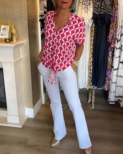 Blanka – bedruckte bluse mit kurzen armeln und v-ausschnitt