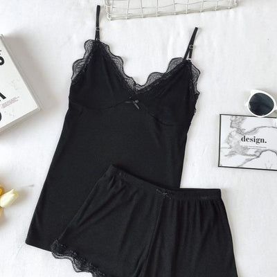 Damenpyjama aus Baumwolle mit Spitzenbesatz und V-Ausschnitt