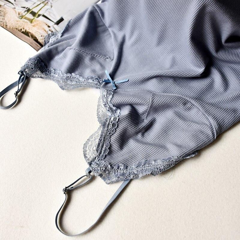 Damenpyjama aus Baumwolle mit süßen Spitzendetails