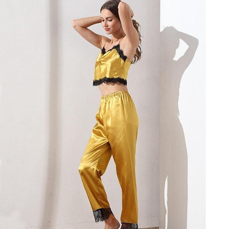 Damenpyjama aus Satin mit Spitzendetails aus einem ärmellosen Top und einer langen Hose