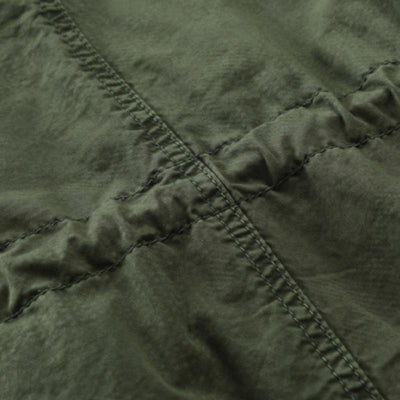 Herrentrenchcoat mit Kapuze und mehreren Taschen